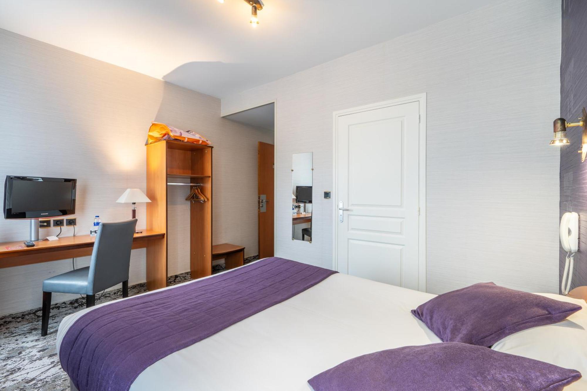 Hotel Des Ducs Alençon Екстериор снимка