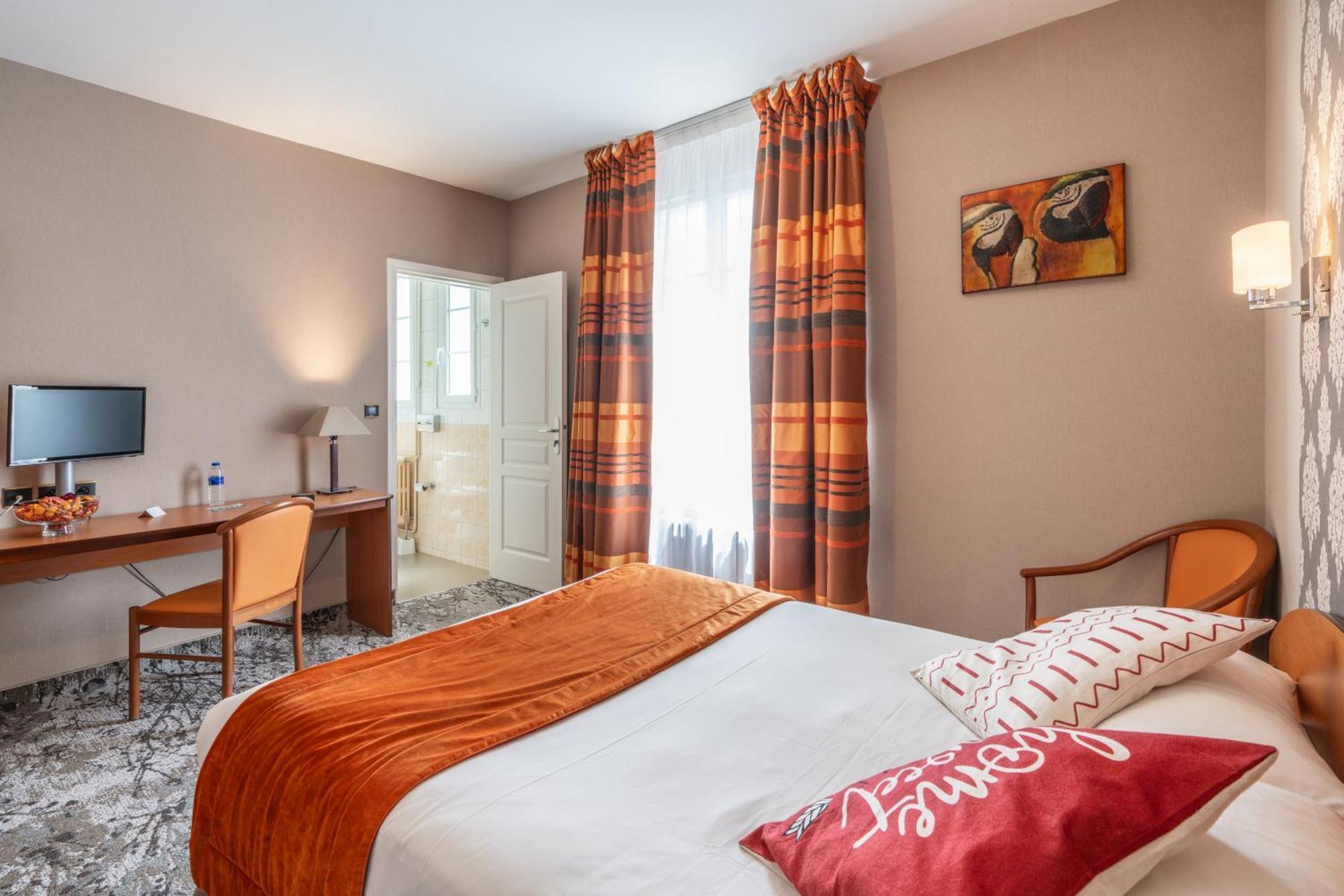 Hotel Des Ducs Alençon Екстериор снимка