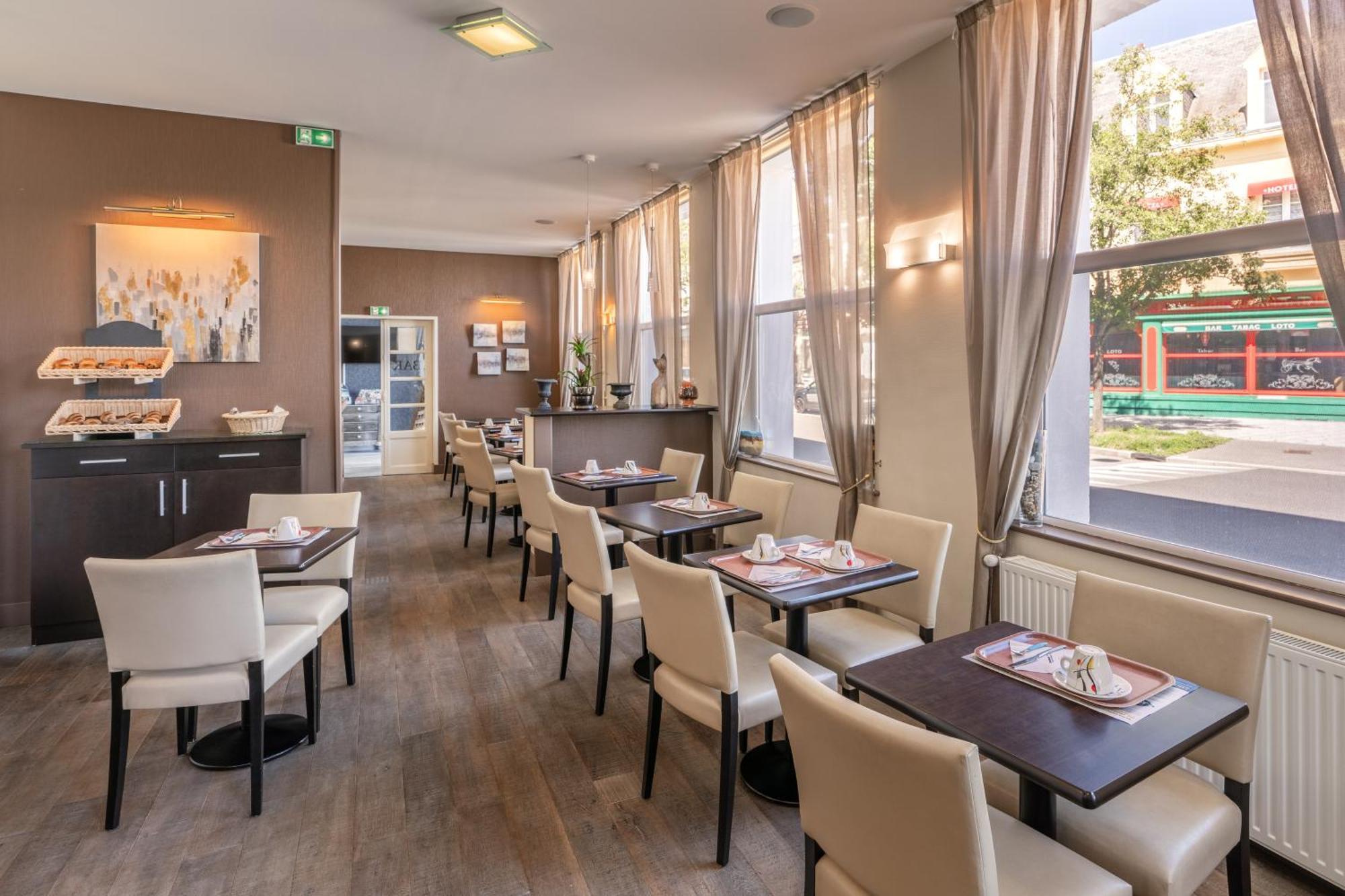 Hotel Des Ducs Alençon Екстериор снимка